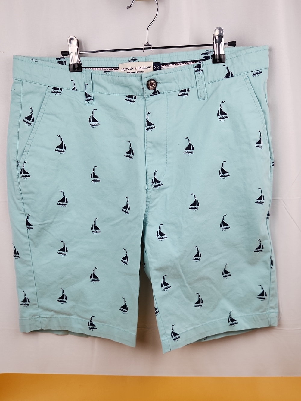 Hudson & Barrow Men’s Aqua Sail Print Flat-Front Shorts